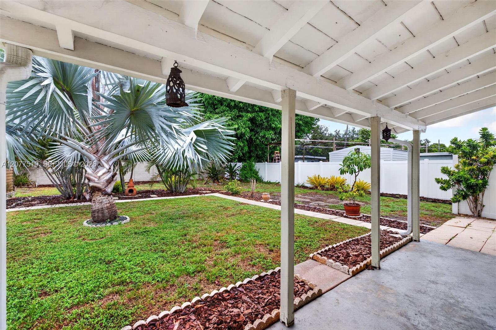 2061 Sw 38th Avenue Property Photo 40
