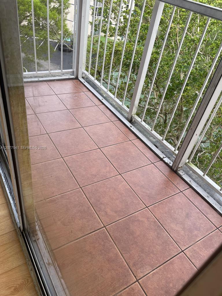 7075 Nw 186th Street C505 Property Photo 4