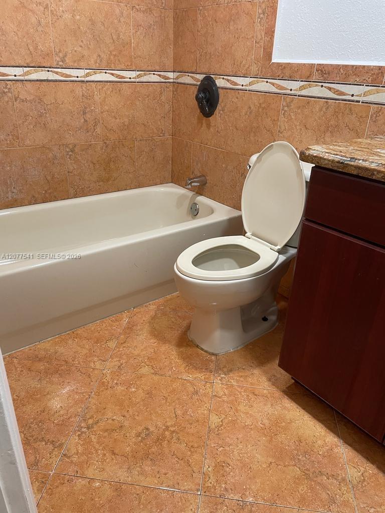 7075 Nw 186th Street C505 Property Photo 9