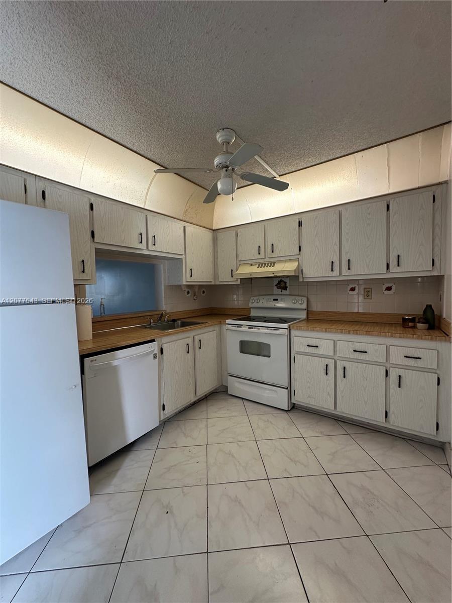 1830 SW 81st Avenue 4310 Property Photo 1