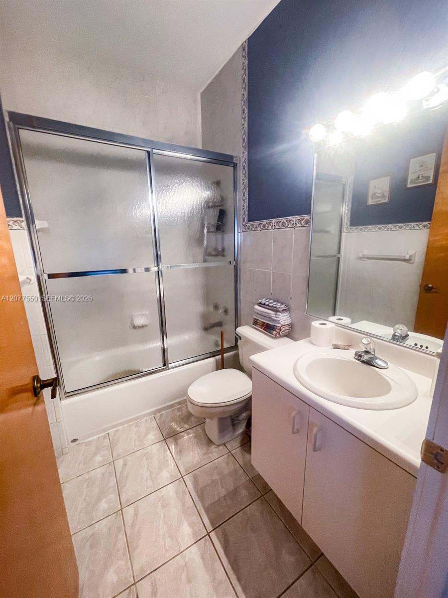 9008 Collins Avenue 402 Property Photo 24