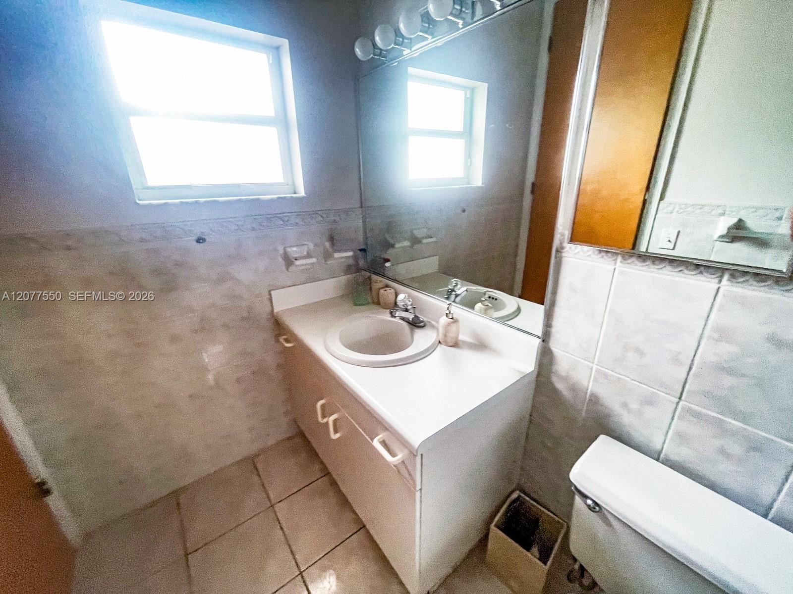 9008 Collins Avenue 402 Property Photo 36