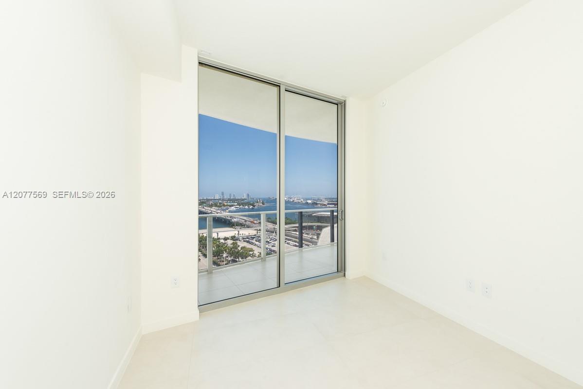 1400 Biscayne 1604 Property Photo 6