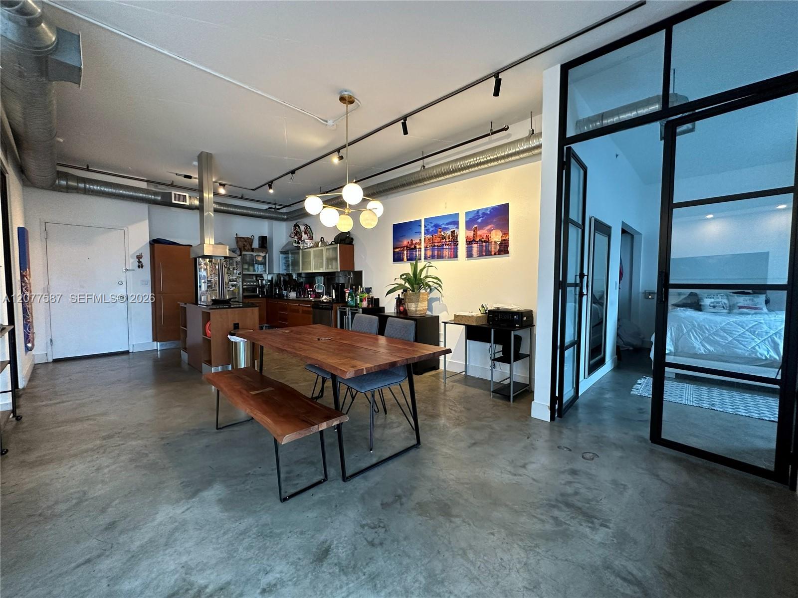 10 S River Drive PHI02 Property Photo 1