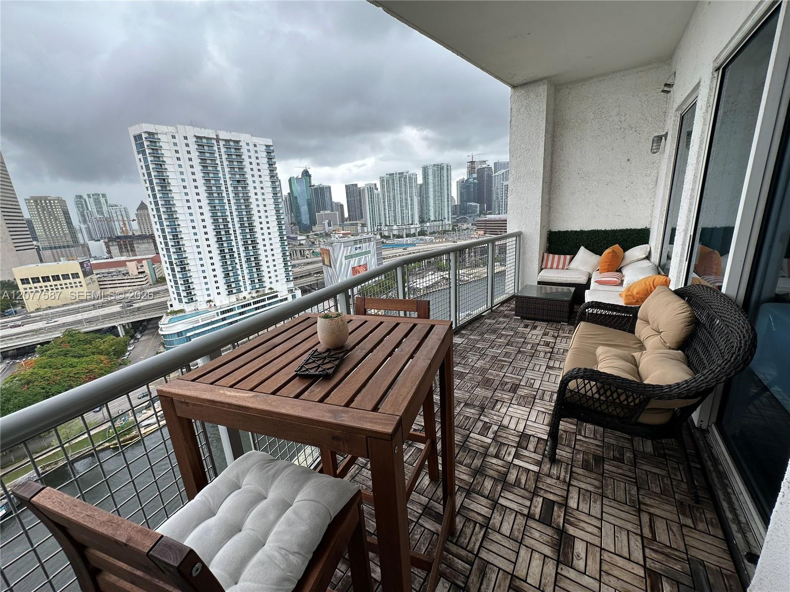 10 S River Drive Phi02 Property Photo 6