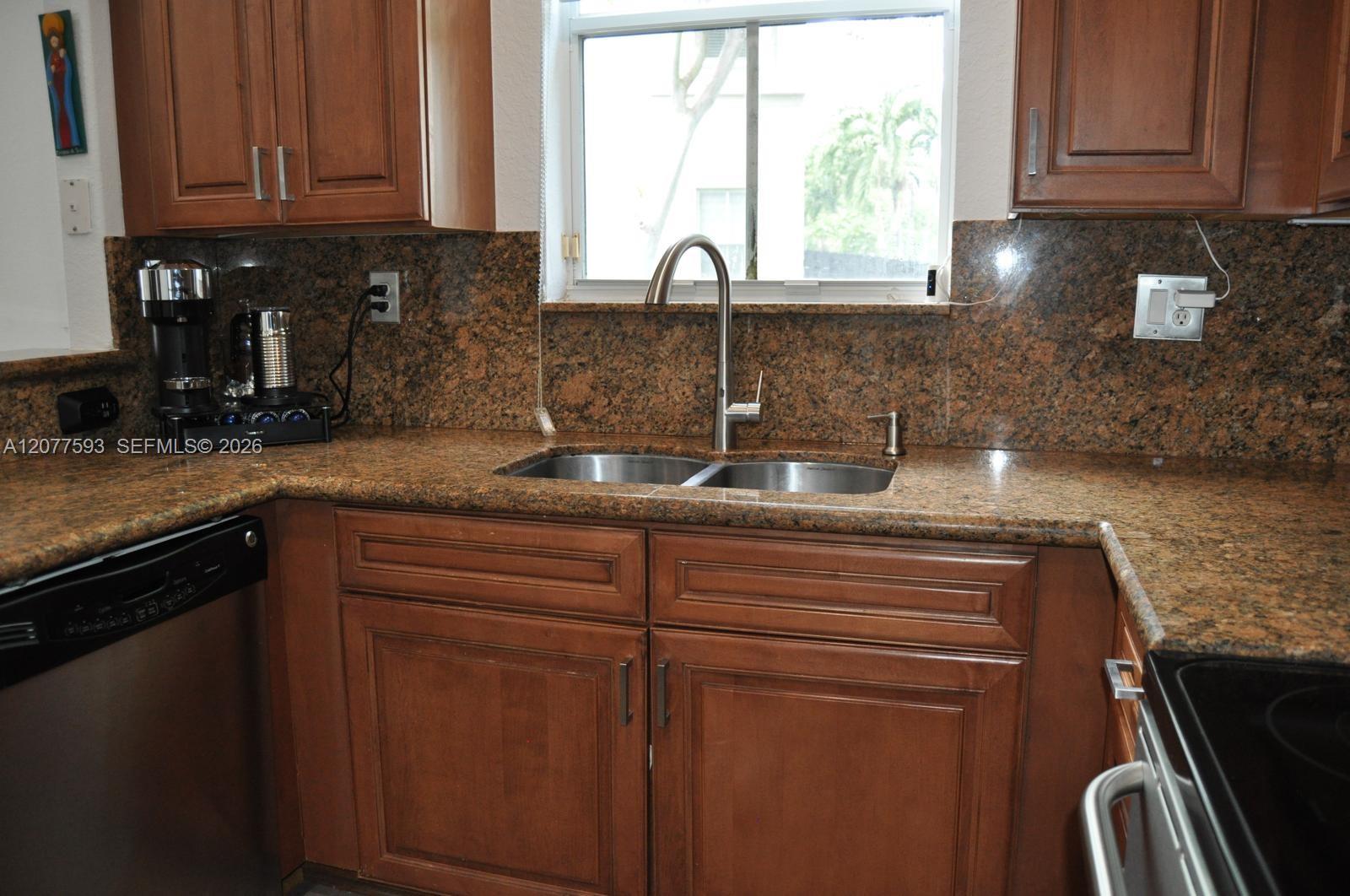 7940 Nw 108th Place Property Photo 16