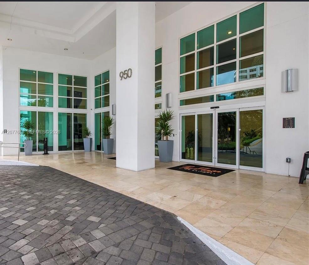 950 Brickell Bay Drive 902 Property Photo 2
