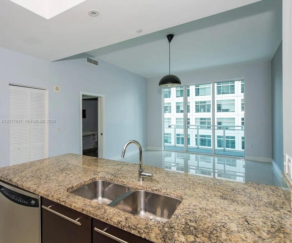 950 Brickell Bay Drive 902 Property Photo 4