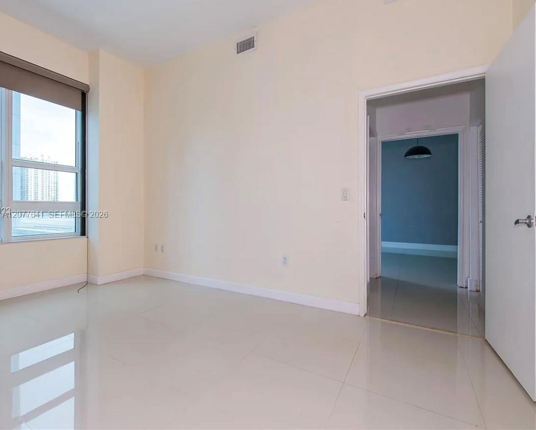 950 Brickell Bay Drive 902 Property Photo 9
