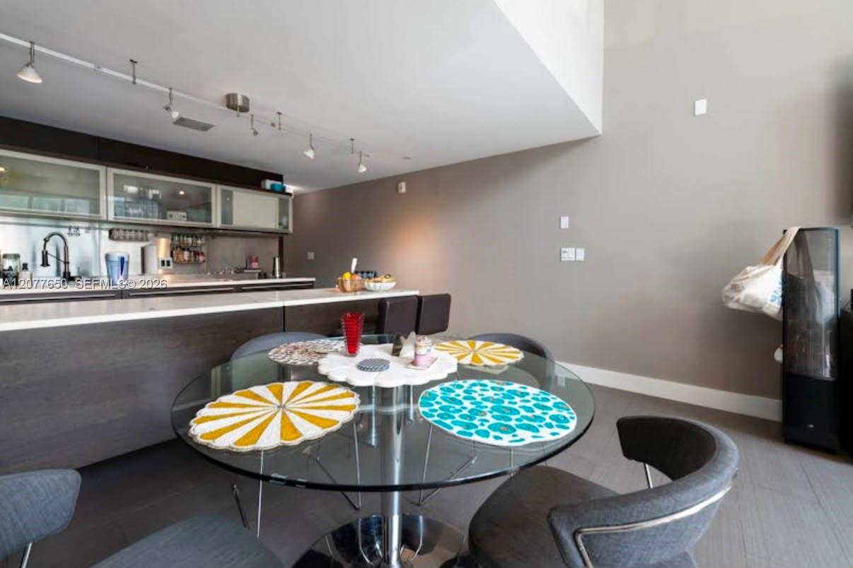 A12077650 Property Photo 8