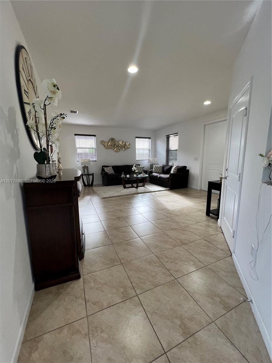 A12077668 Property Photo 3