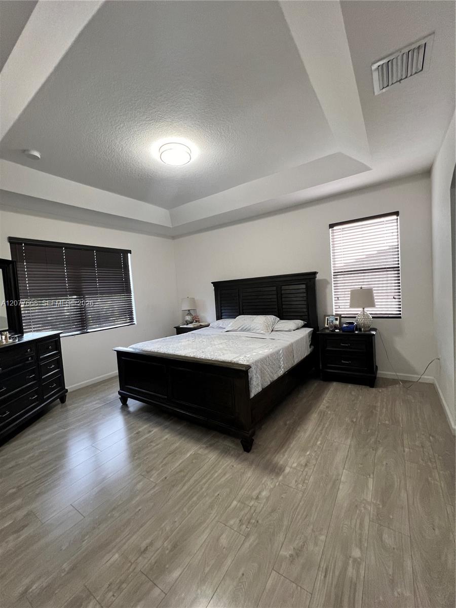 A12077668 Property Photo 4