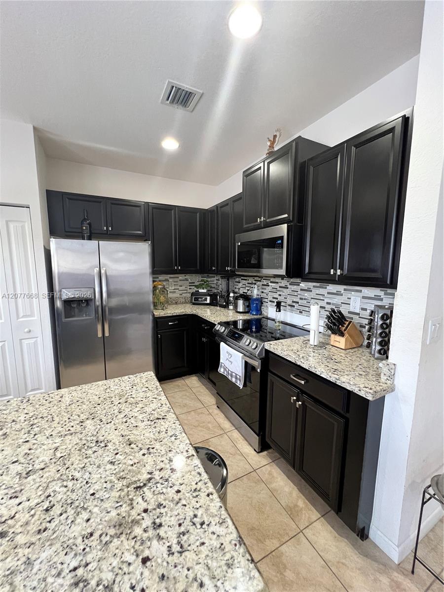 A12077668 Property Photo 6