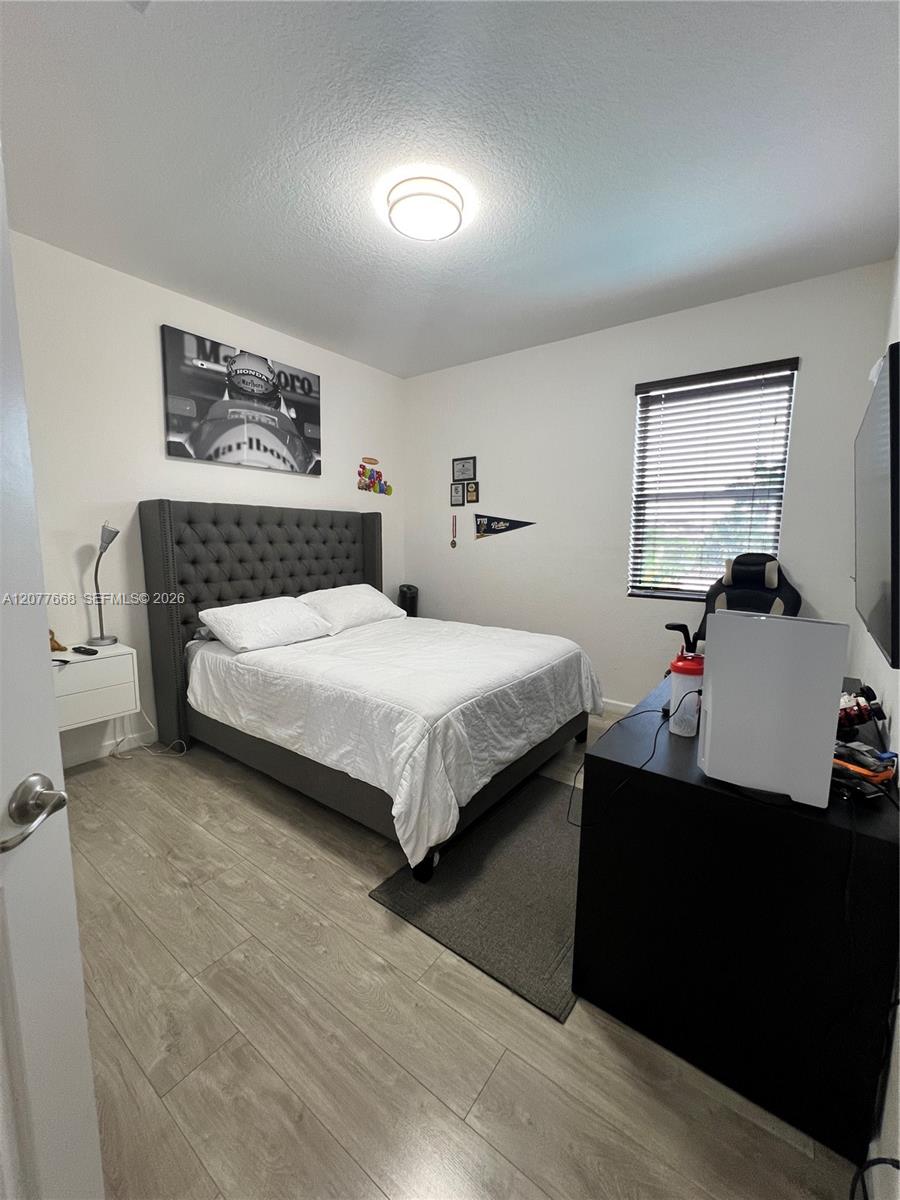 A12077668 Property Photo 8