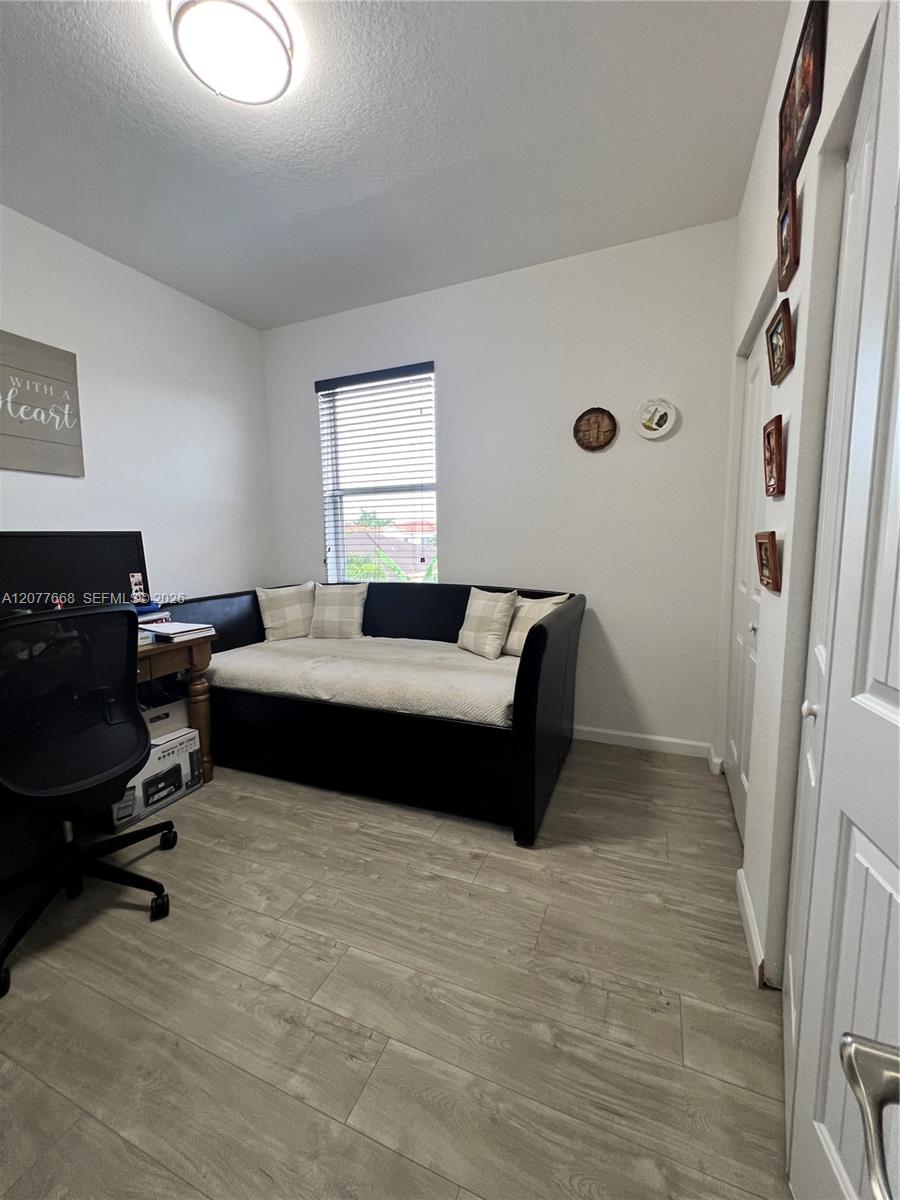 A12077668 Property Photo 9