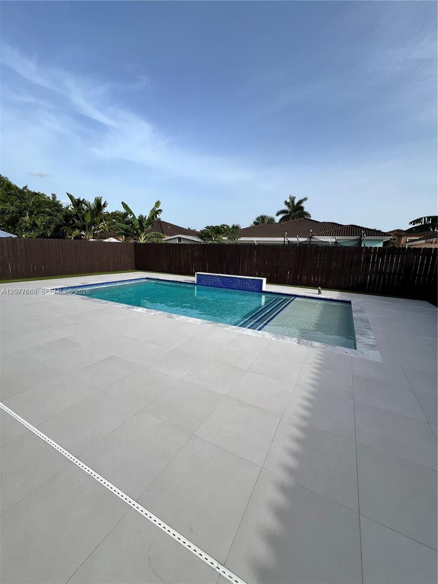 A12077668 Property Photo 10