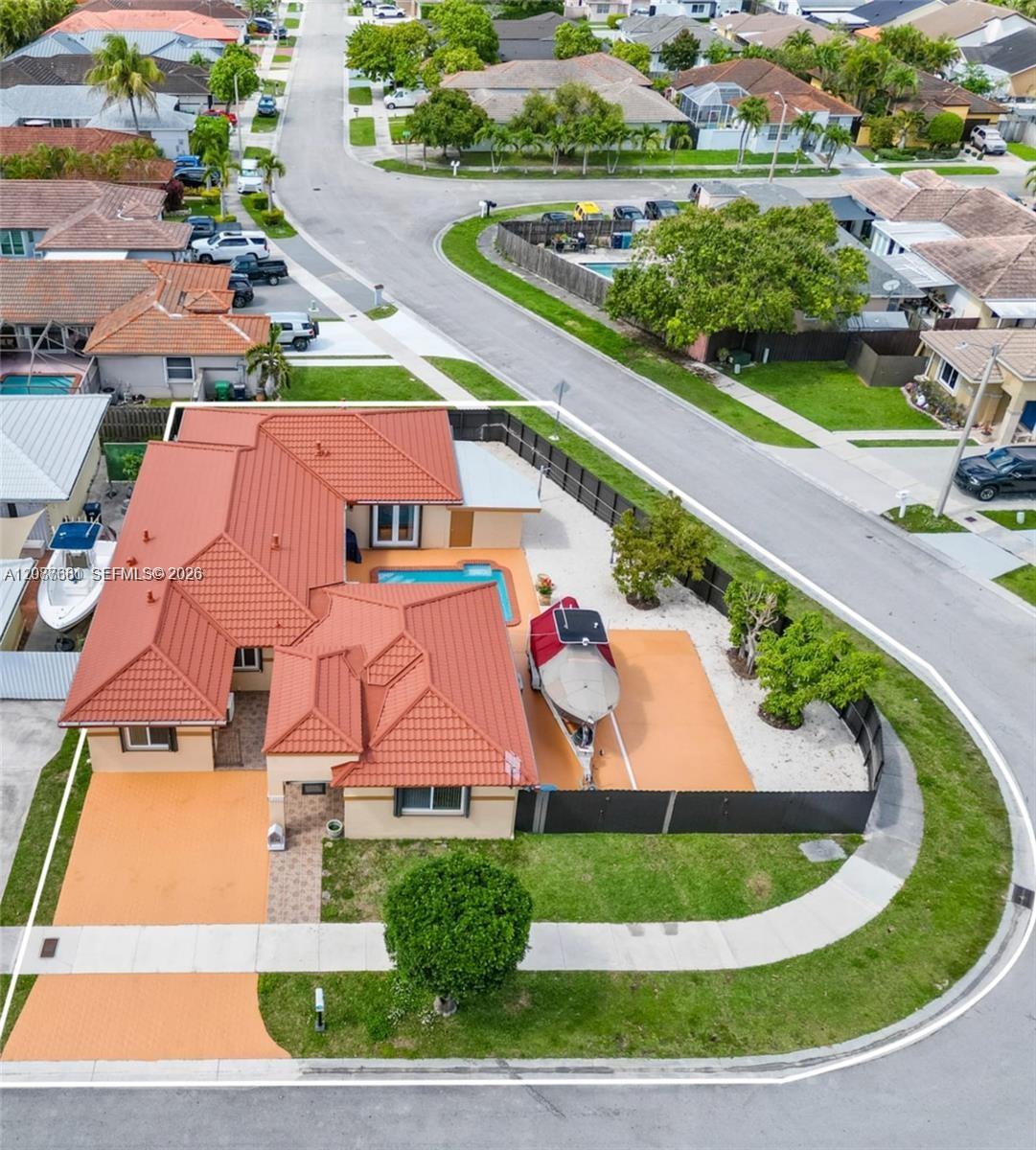 A12077681 Property Photo 2