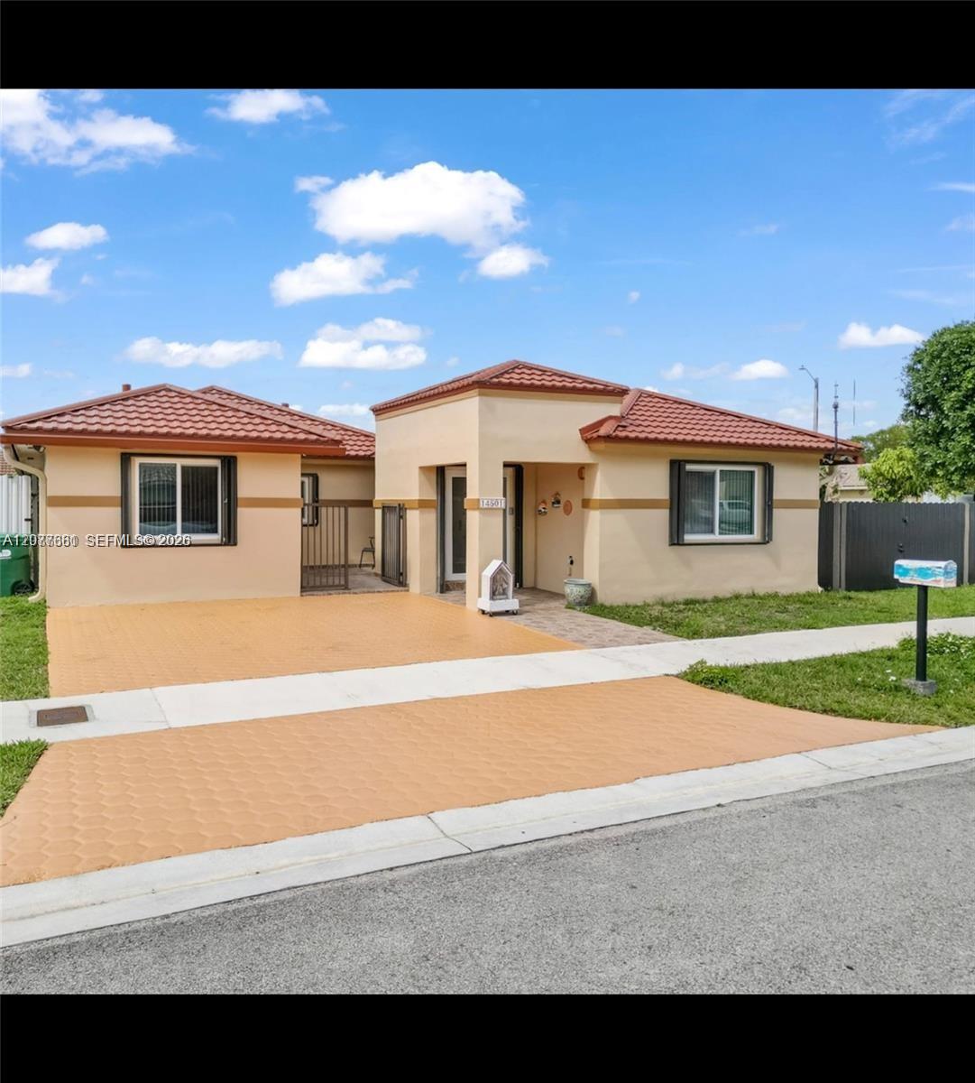 A12077681 Property Photo 3