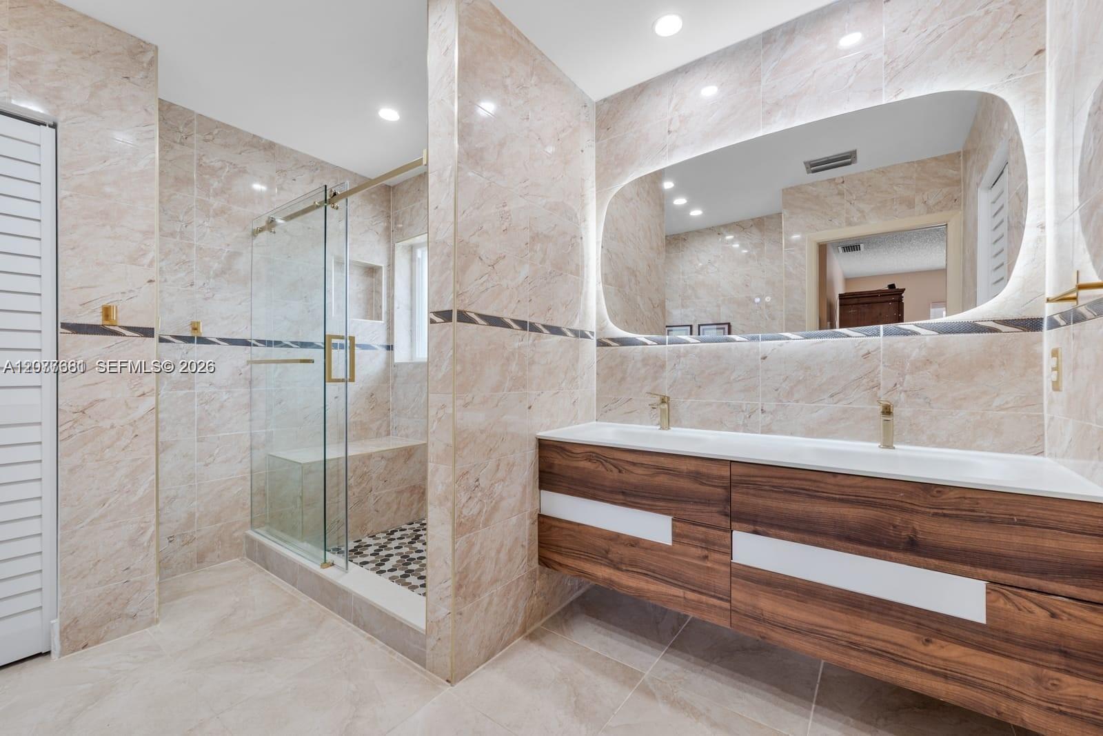 A12077681 Property Photo 18