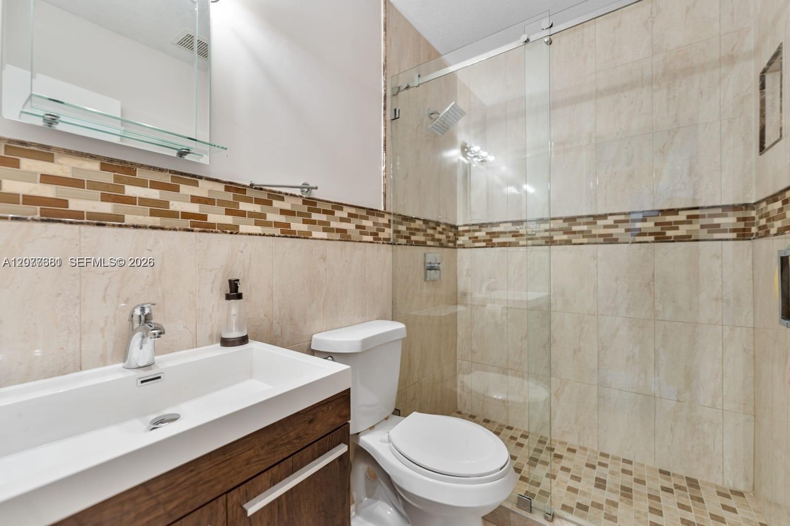 A12077681 Property Photo 24