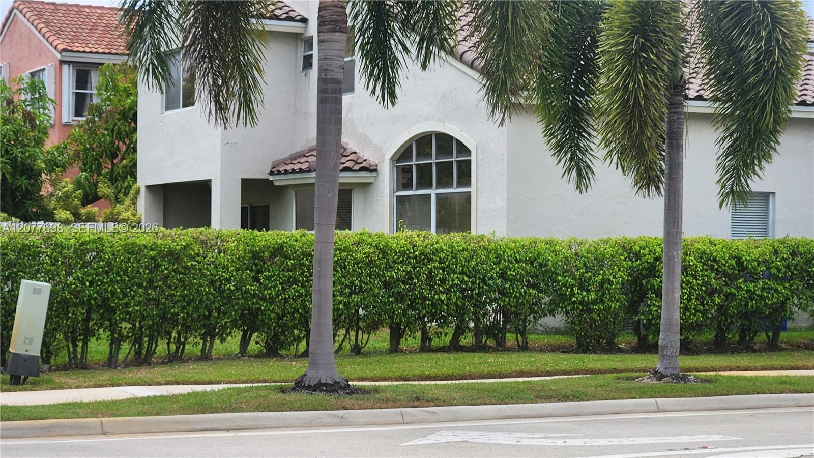1055 Nw 187th Avenue Property Photo 2