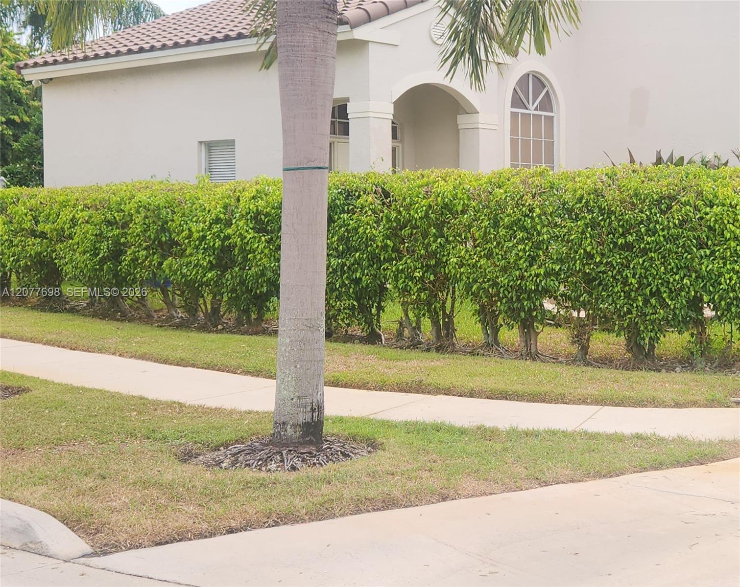 1055 Nw 187th Avenue Property Photo 3