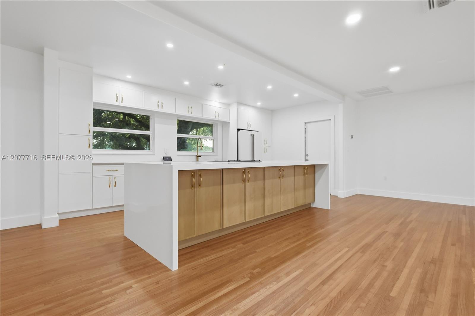 13040 N Miami Avenue Property Photo 3