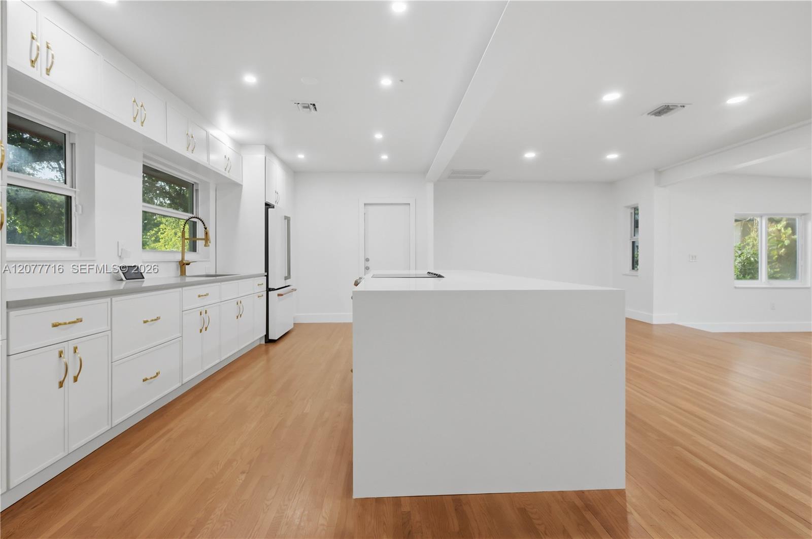 13040 N Miami Avenue Property Photo 10