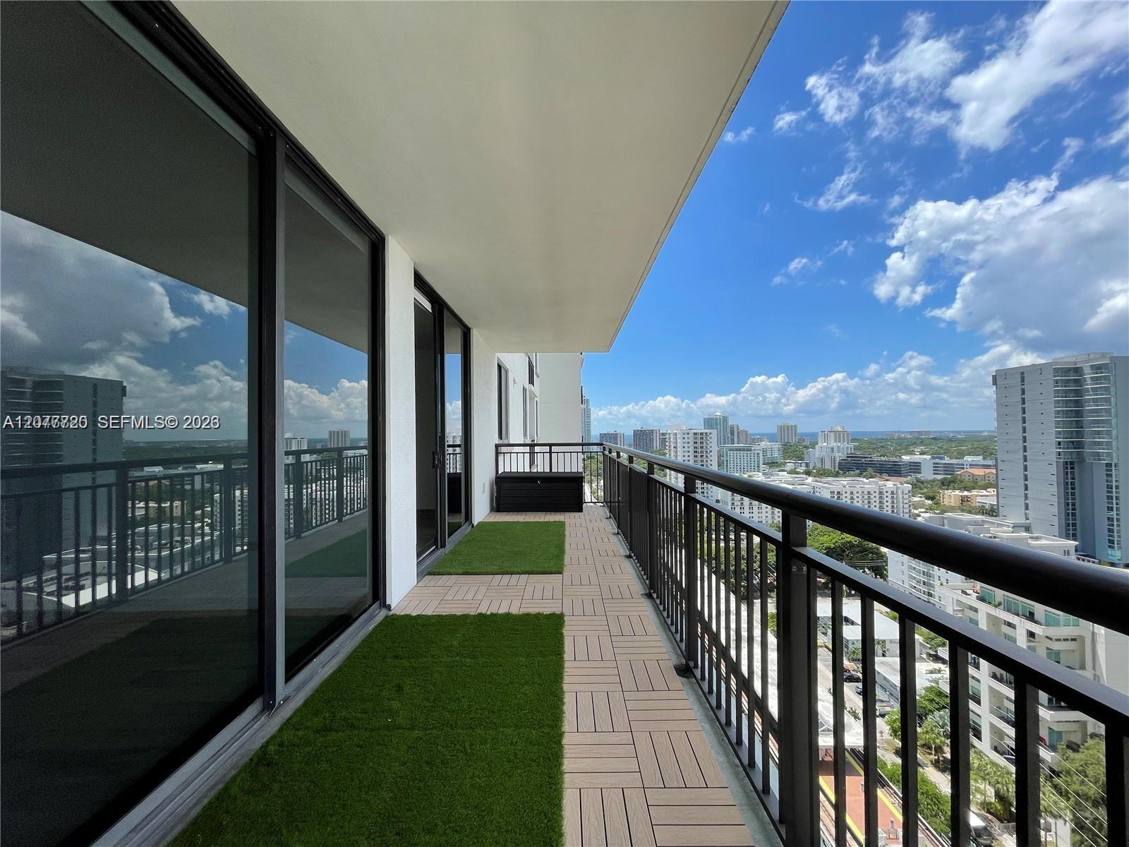 999 SW 1st Avenue 2109 Property Photo 1
