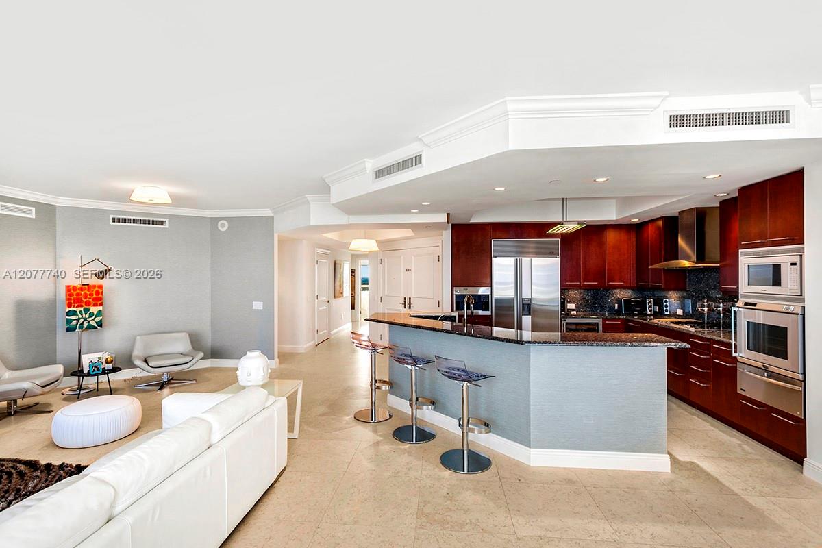 6000 Island Boulevard 2204 Property Photo 7