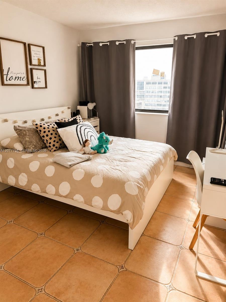 A12077758 Property Photo 9