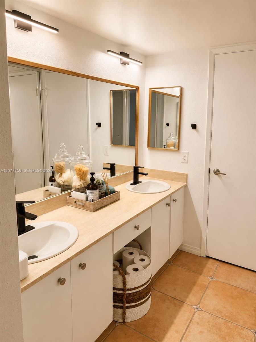 A12077758 Property Photo 10