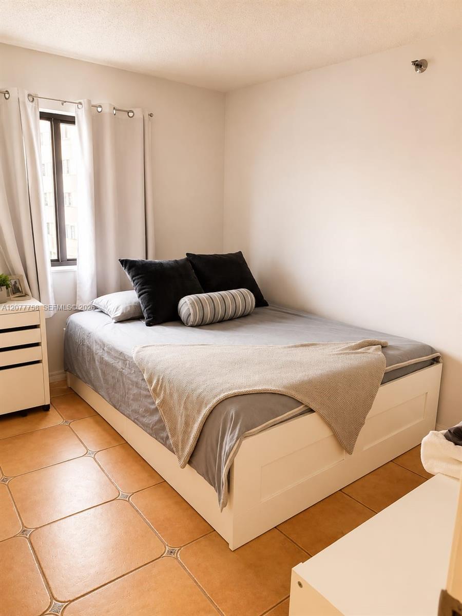 A12077758 Property Photo 12