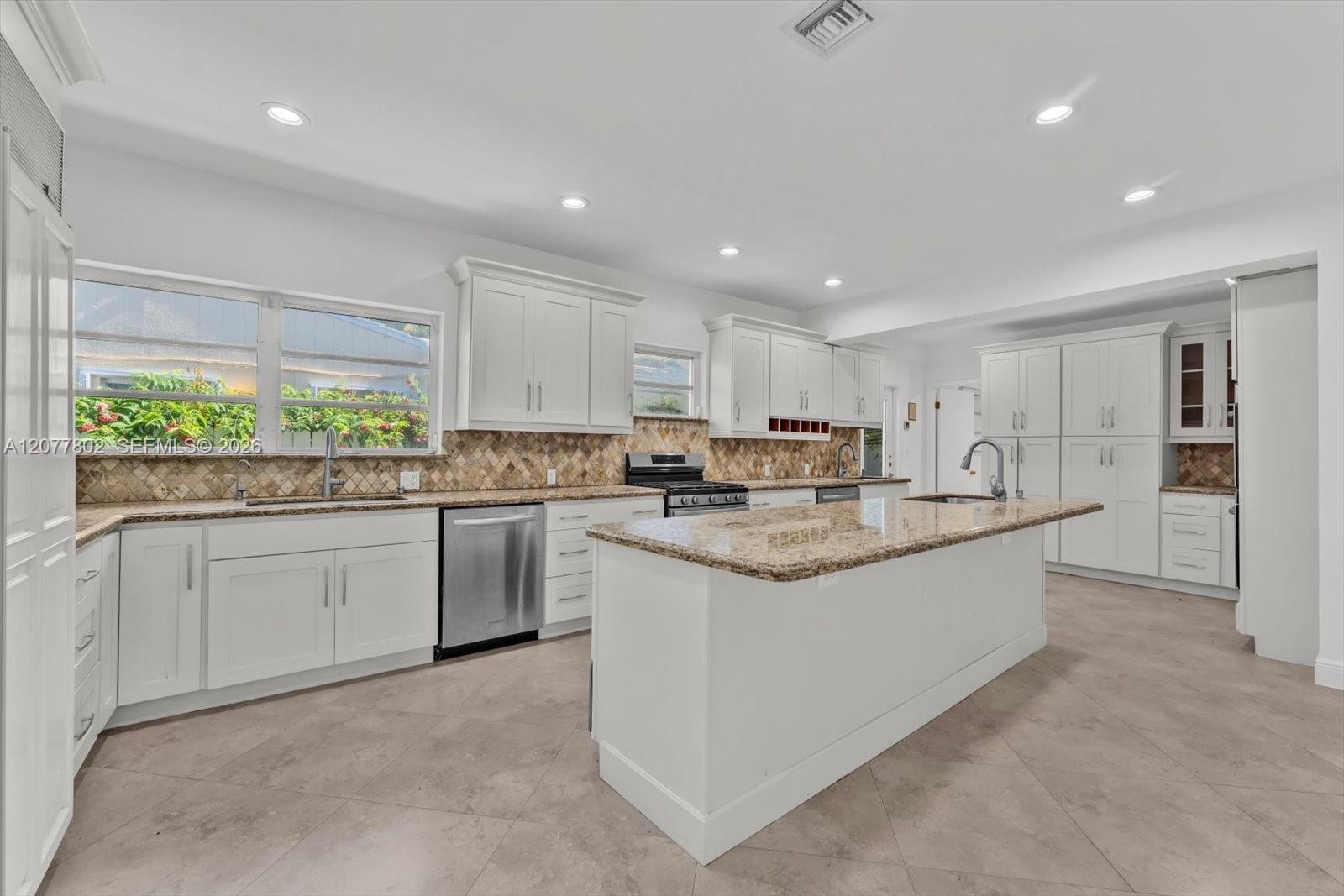 4560 Prairie Avenue Property Photo 12