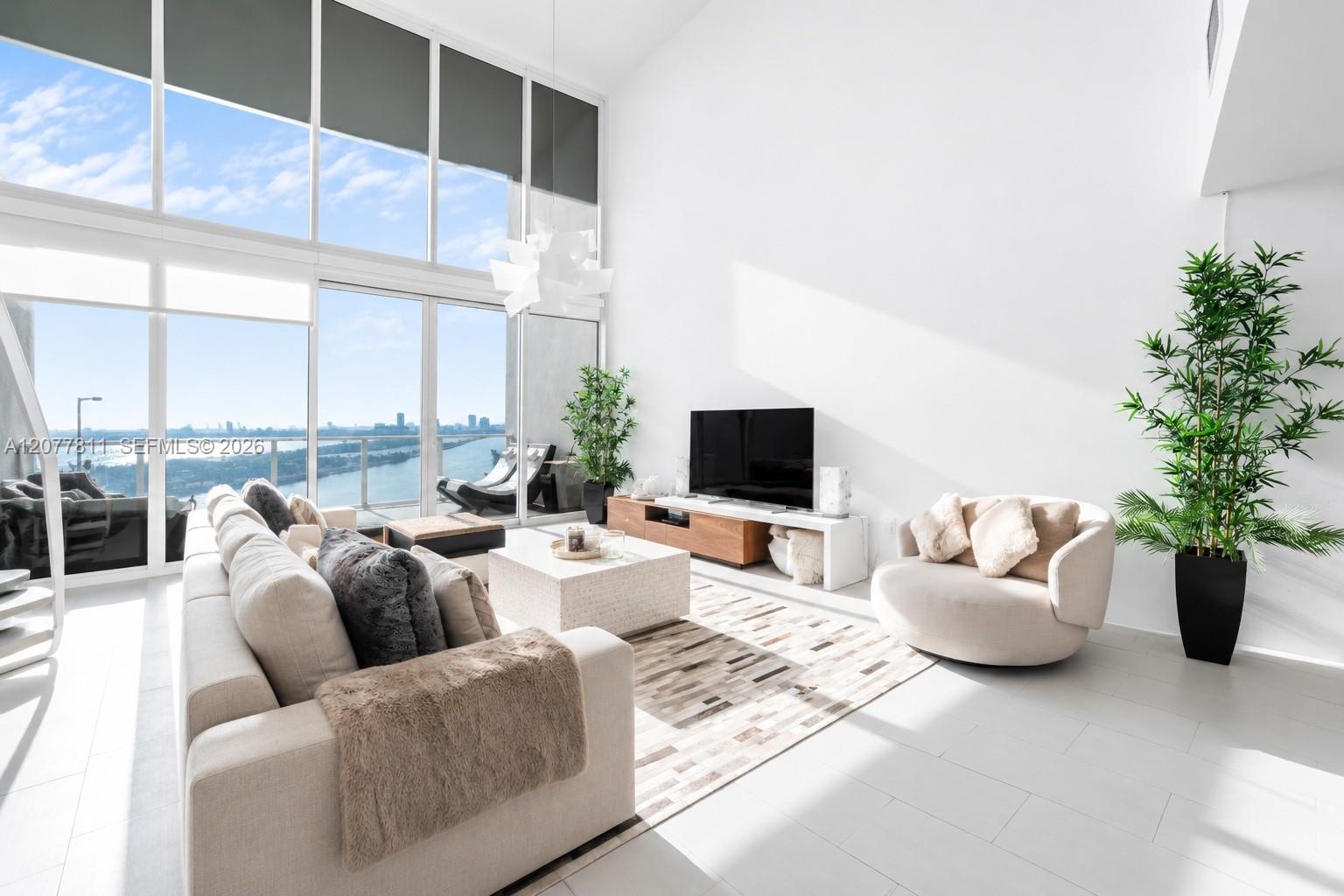 1040 Biscayne Boulevard 3203 Property Photo 1
