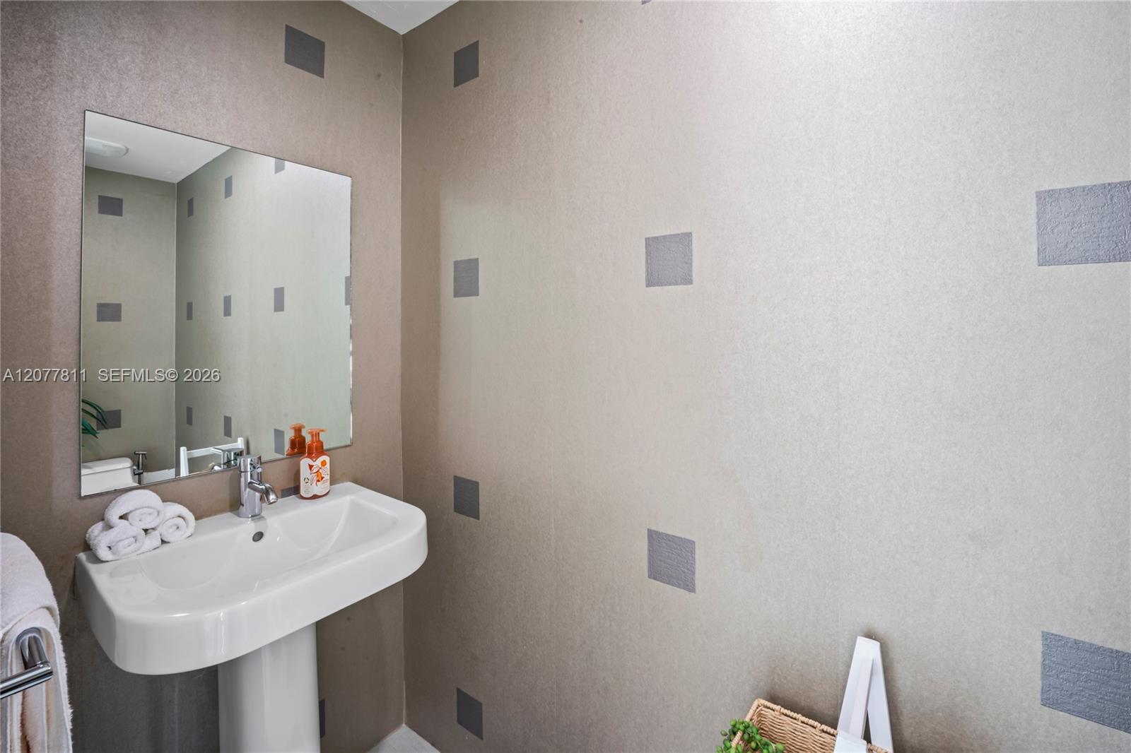 1040 Biscayne Boulevard 3203 Property Photo 10