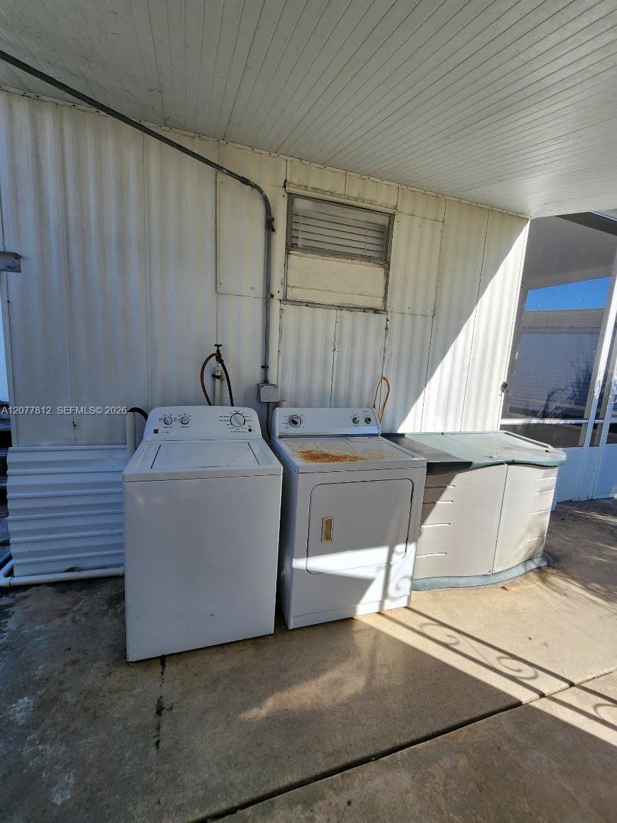 4222 Hibiscus Circle House Property Photo 11
