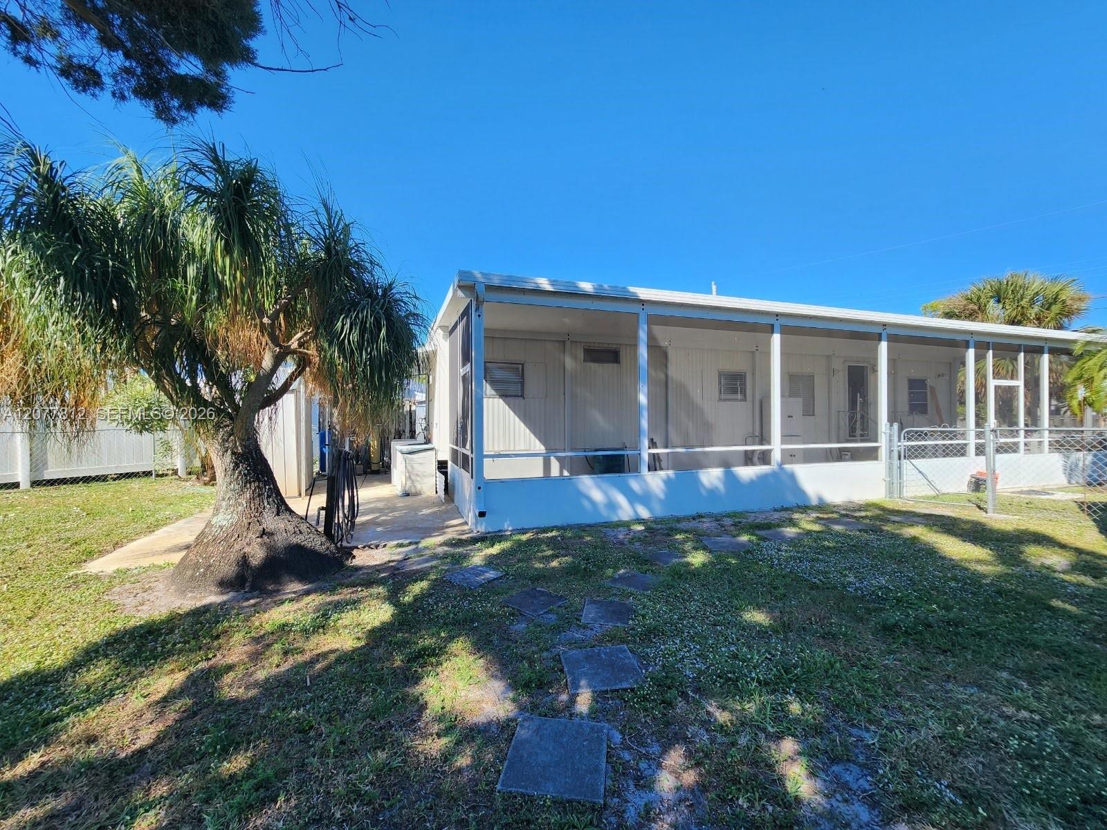 4222 Hibiscus Circle House Property Photo 18