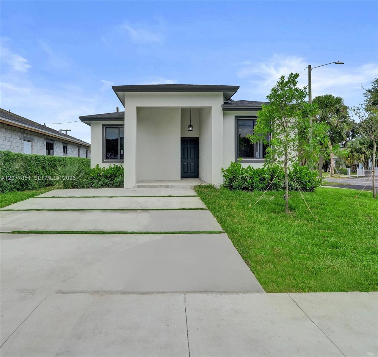 599 Sw 12th Avenue Property Photo 1