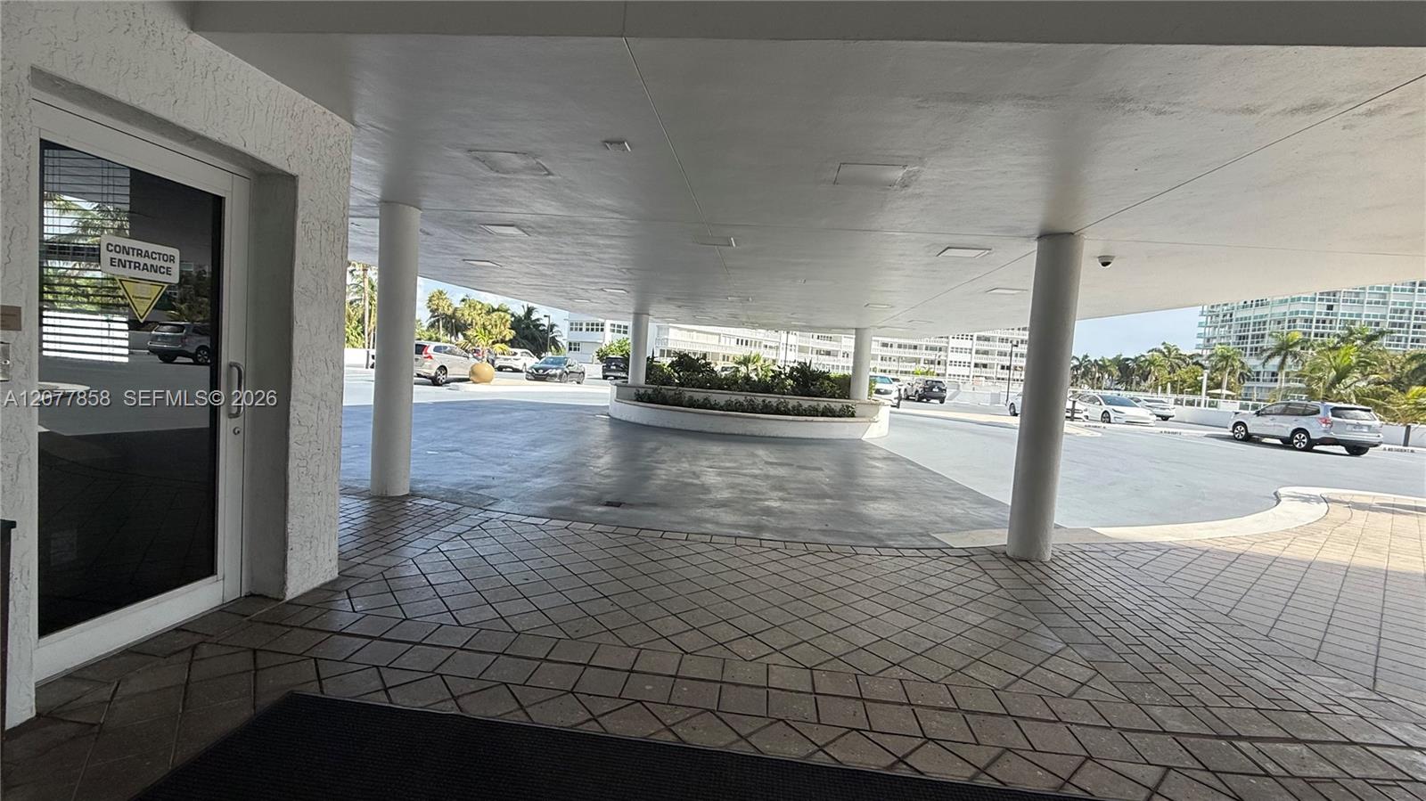 2100 S Ocean Drive 5b Property Photo 3