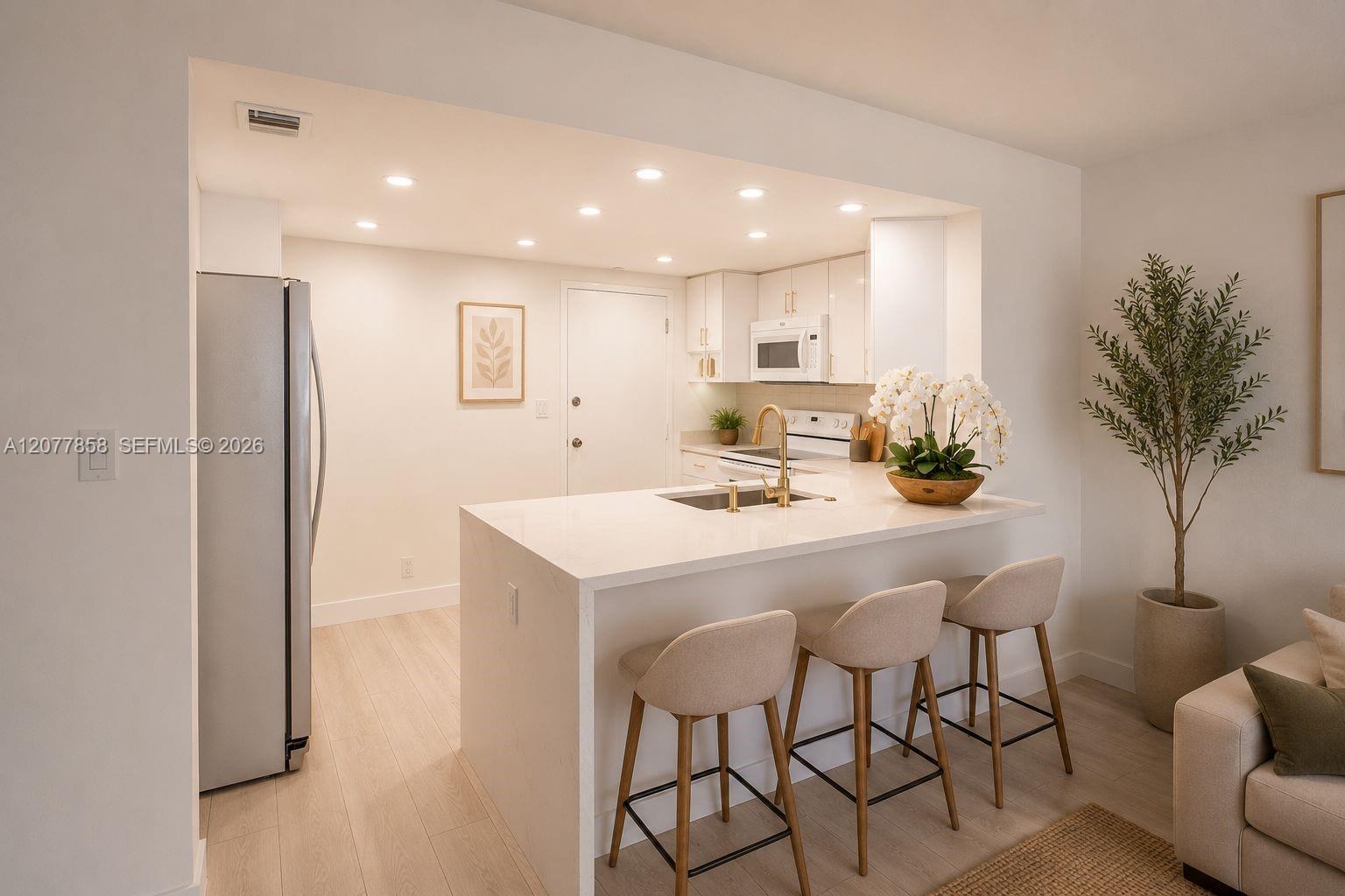 2100 S Ocean Drive 5b Property Photo 8