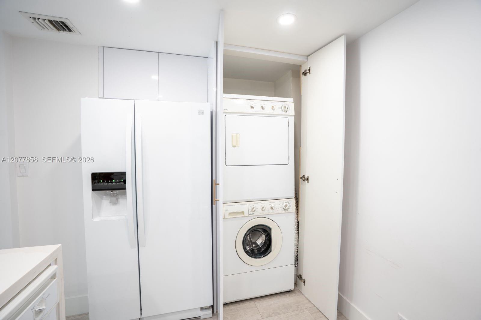 2100 S Ocean Drive 5b Property Photo 9