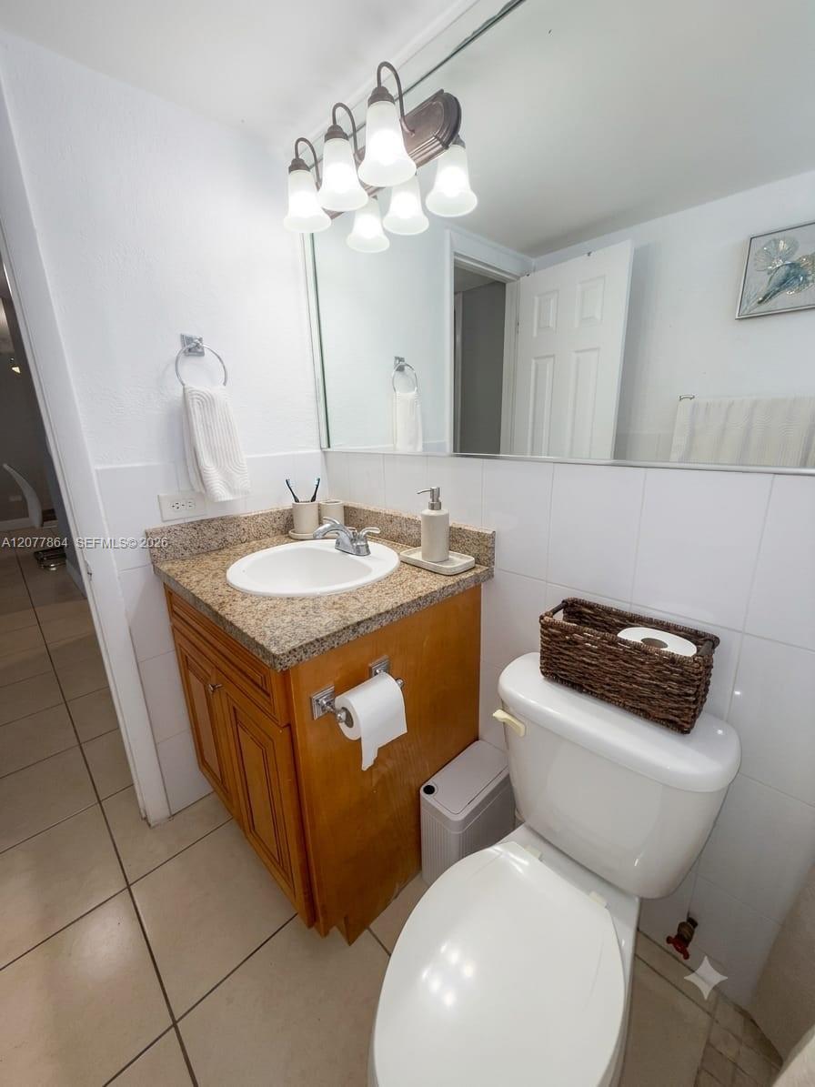 A12077864 Property Photo 18