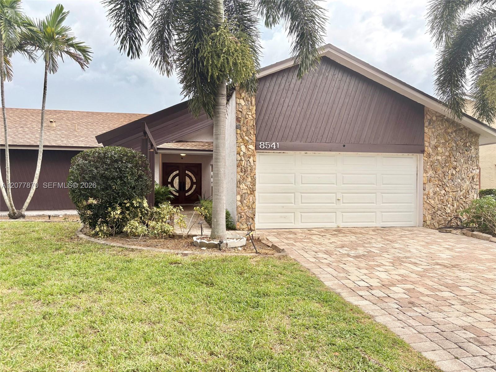 8541 Nw 54th Street Property Photo 1