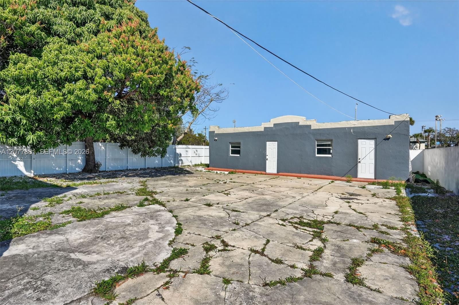 A12077881 Property Photo 8