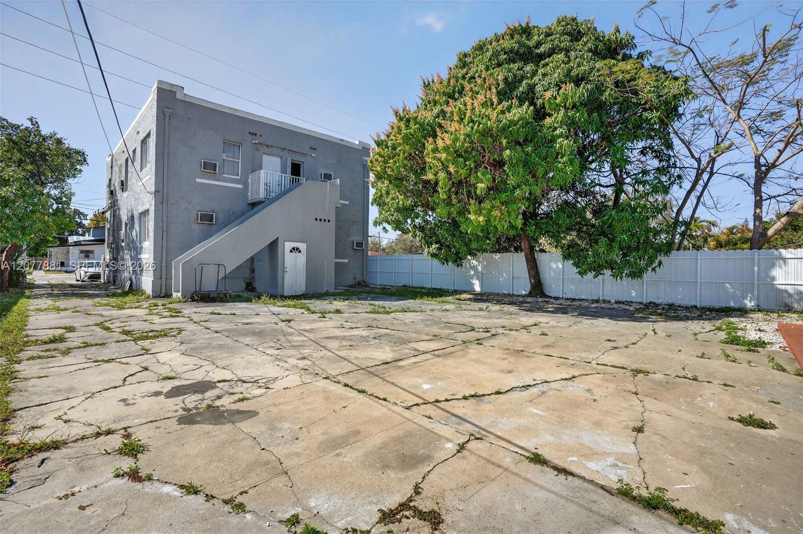 A12077881 Property Photo 19