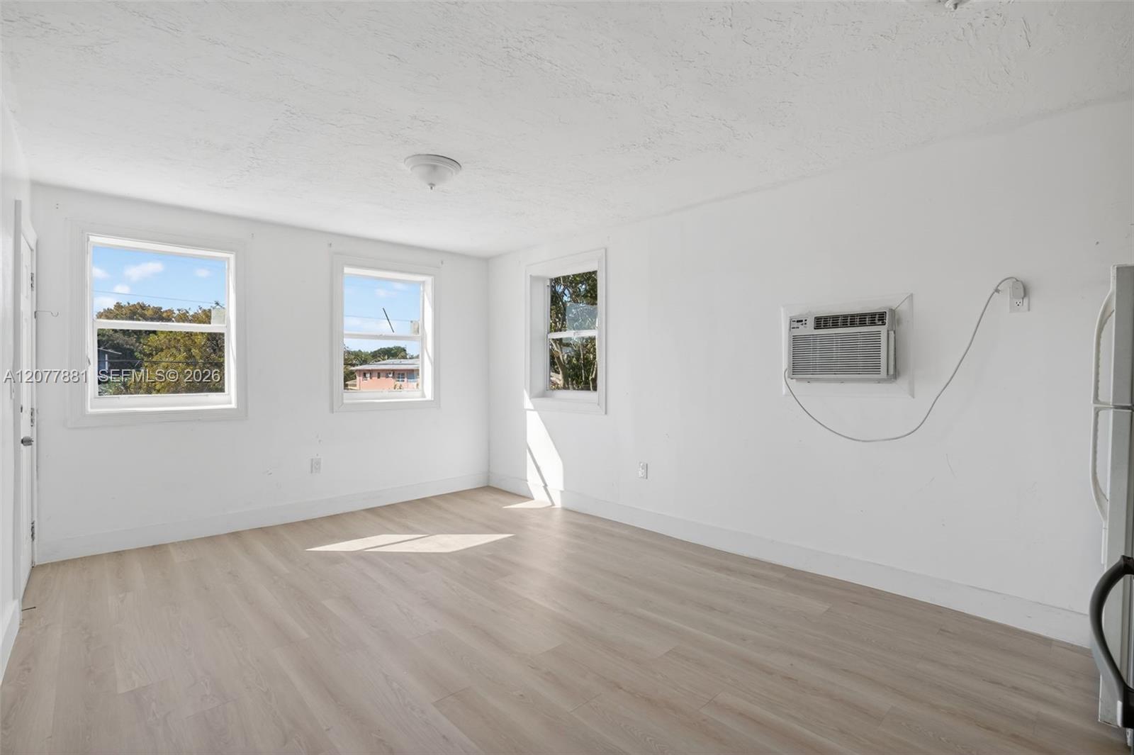 A12077881 Property Photo 32