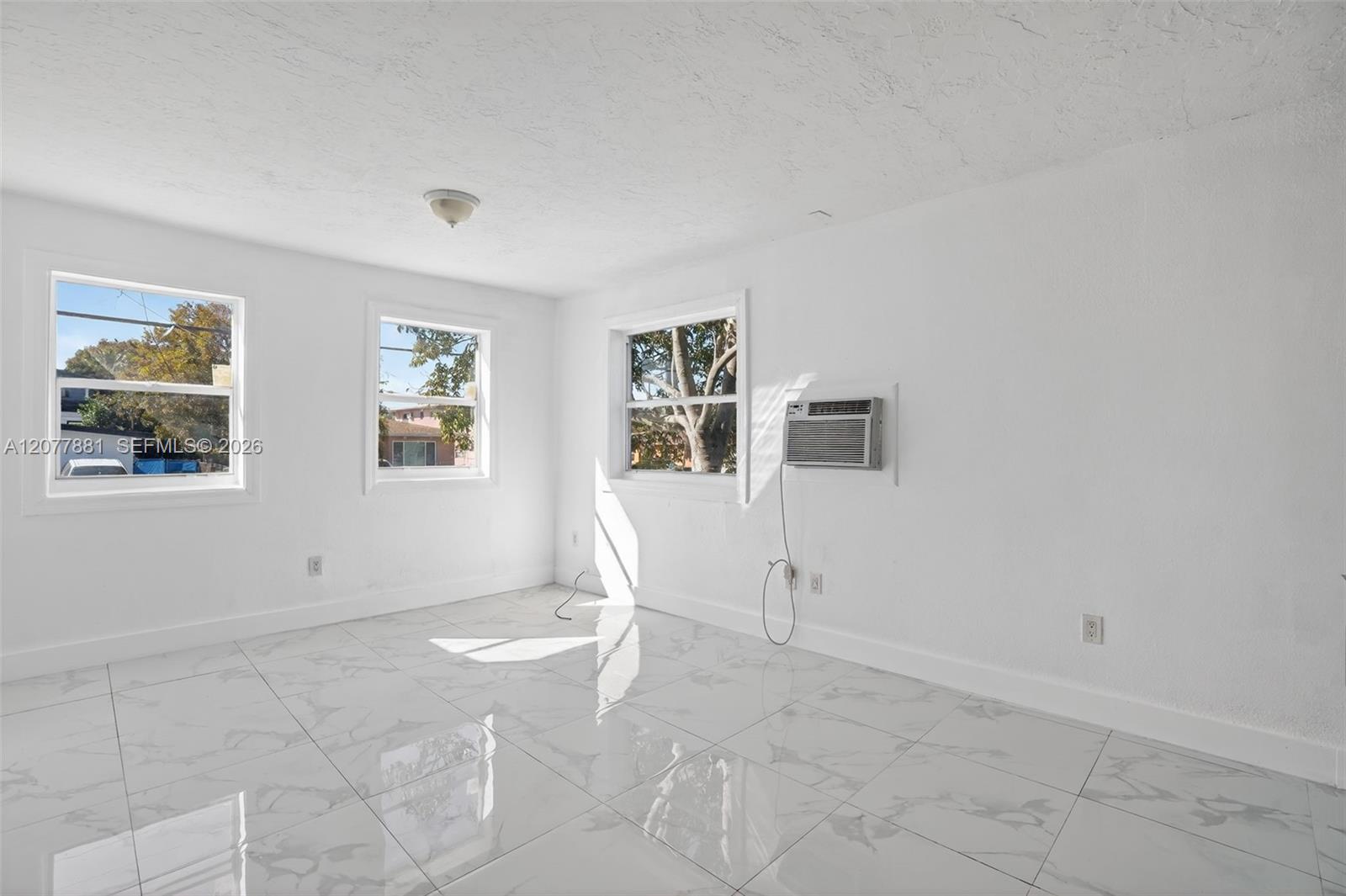 A12077881 Property Photo 41