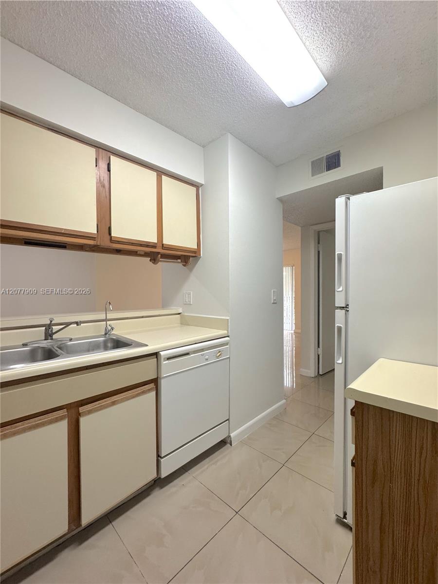 1265 Sw 46th Avenue 2201 Property Photo 3