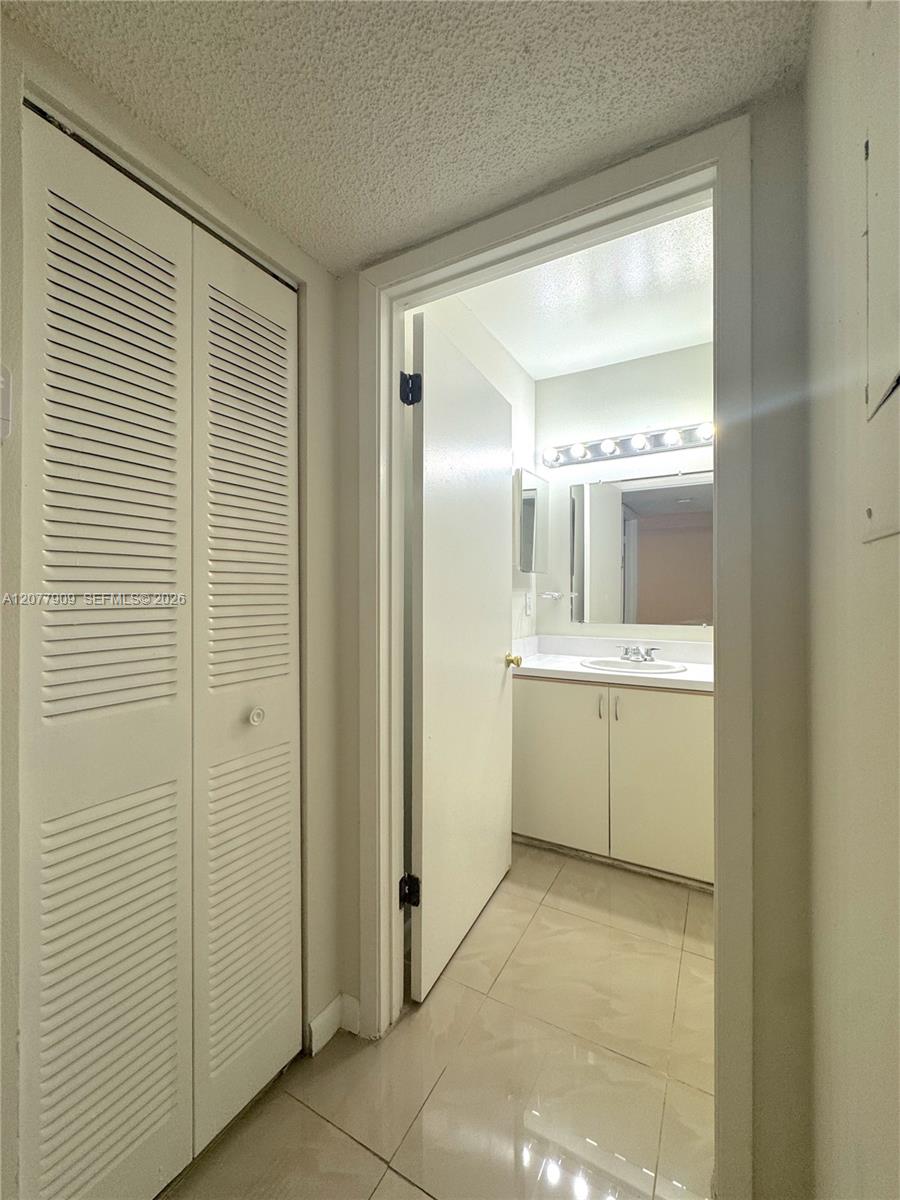 1265 Sw 46th Avenue 2201 Property Photo 4